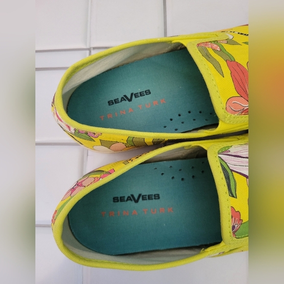 Seavees Trina Turk Baja Slip On Canvas Shoe Fashion Sneaker Yellow Tropical Flor - Picture 4 of 11